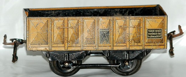 Le wagon tombereau bâché Saint Frères en miniature Hornby échelle zéro
